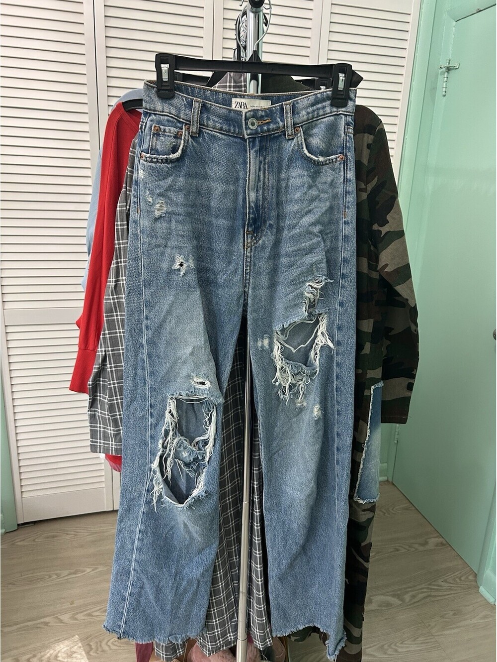 Zara Size 2 Womans Distressed Jeans 26" Waist #26